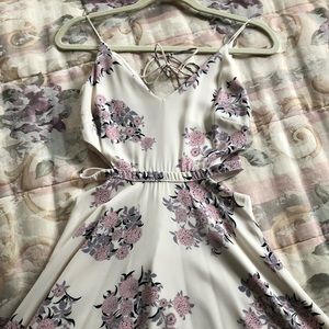 Floral dress with side cut-outs! 👗